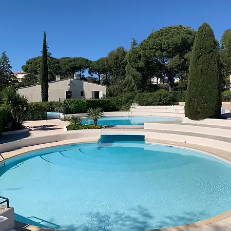 Apartment 2 Pieces, Moderne Et Lumineux Avec Piscine En Privee *